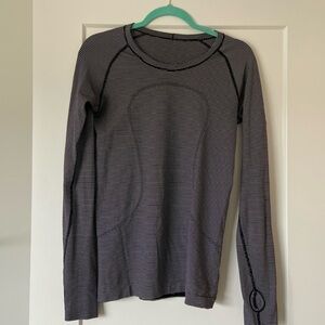 Lululemon Size 8 long sleeve, like new